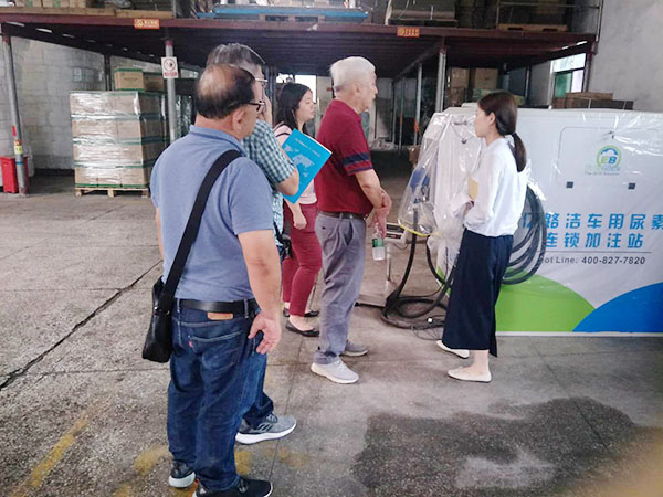 菲律宾客户参观生产设备