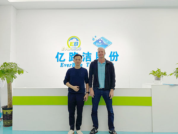 法国客户Flavie...