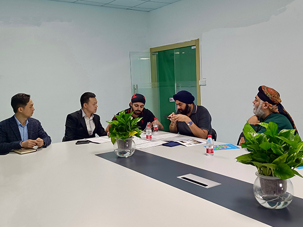 迪拜客户Mr. Si...