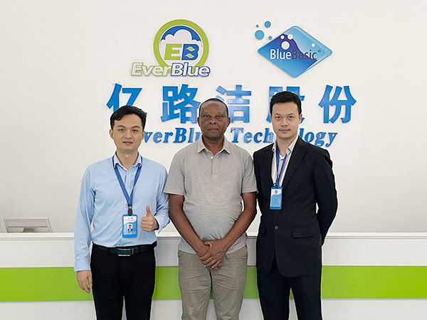 肯尼亚客户Mr. P...